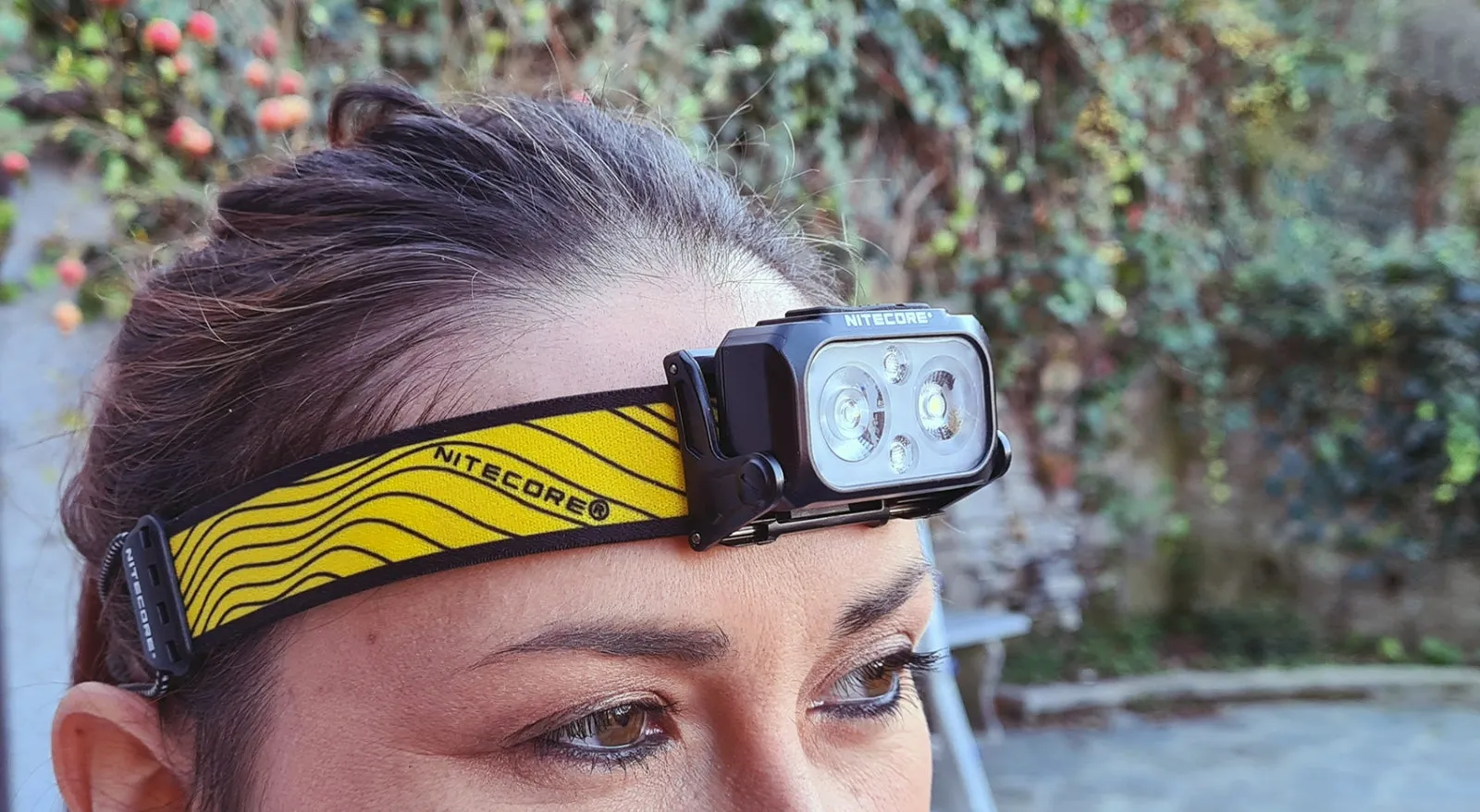 Best Ultralight Headlamp: NITECORE NU25 UL (400 Lumens) Running Head Torch